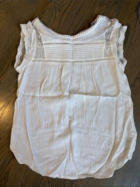 Daniel Rainn White Lace-Trim Sleeveless Blouse